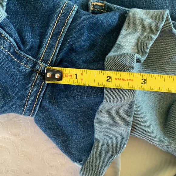 Size 3 Hollister shorts - Picture 13 of 16